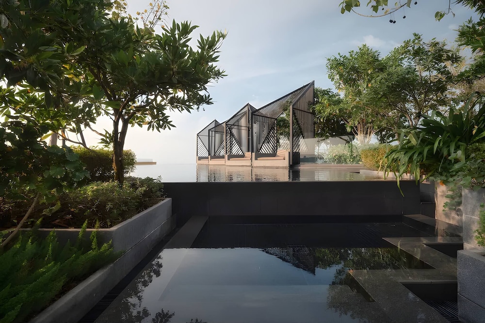 Elegant Room With Roof Top Pool - Best In Pattaya