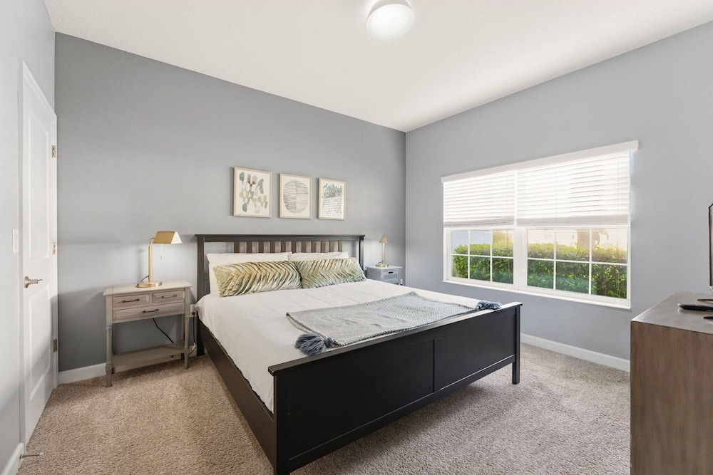 Relaxing 4BR Villa With Pool in Champions Gate