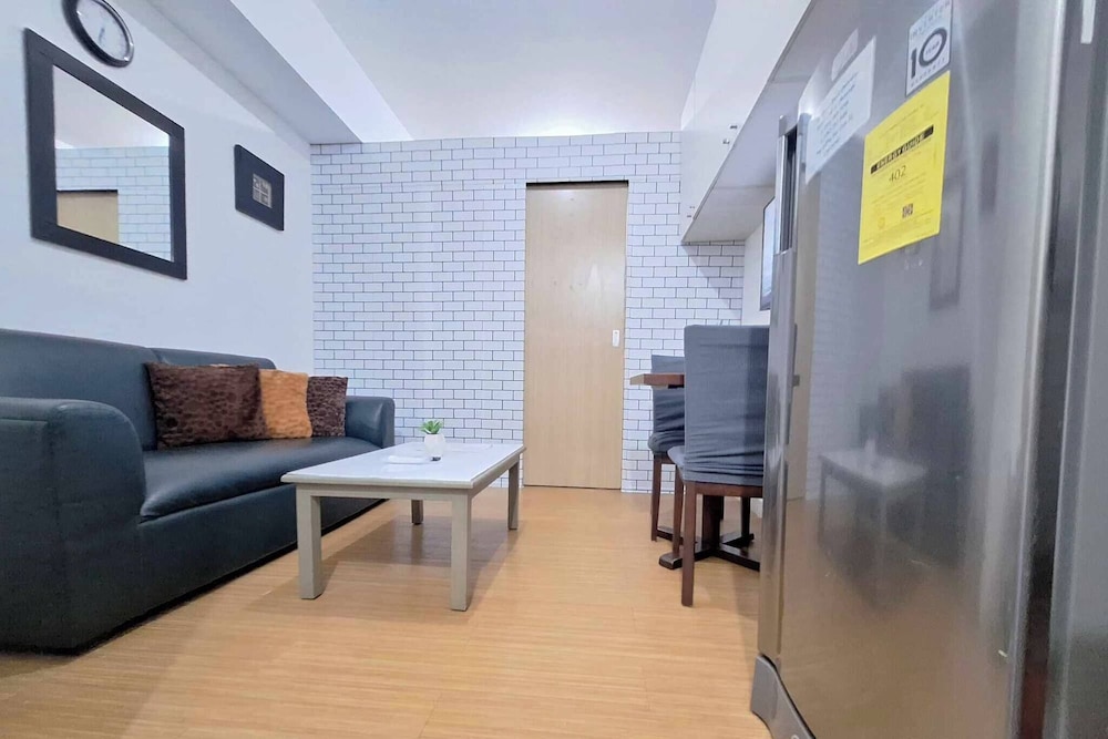 Homey 1BR With Balcony City View in Grace Res