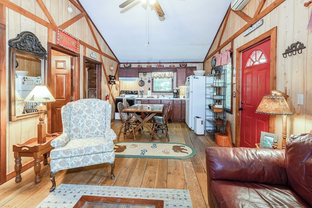 The Cabins at Seven Foxes
