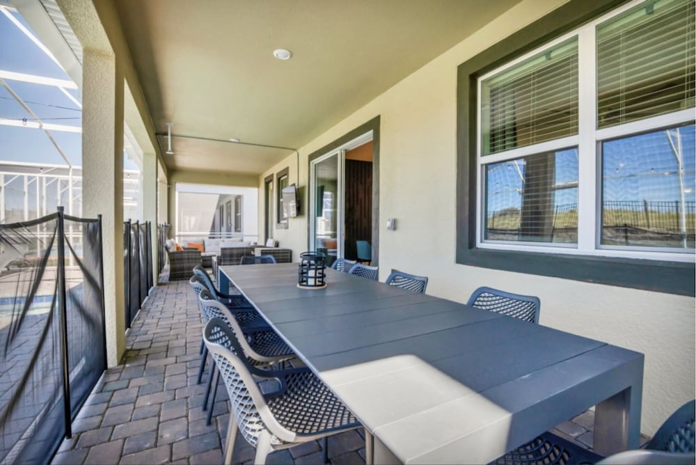 9BED The Goof within 8 miles to Disney - Image 5