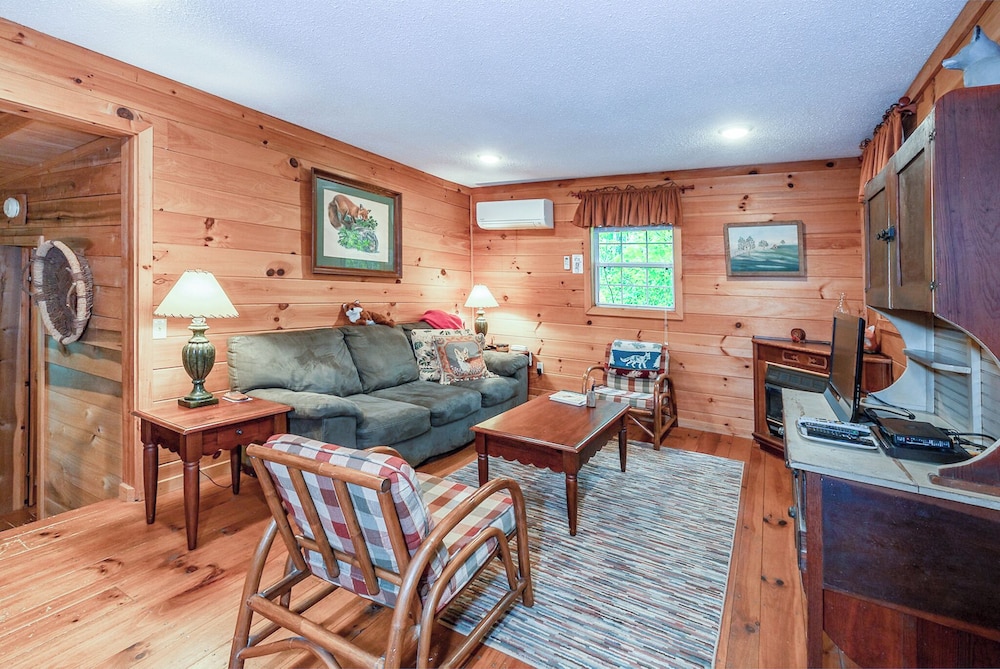 The Cabins at Seven Foxes