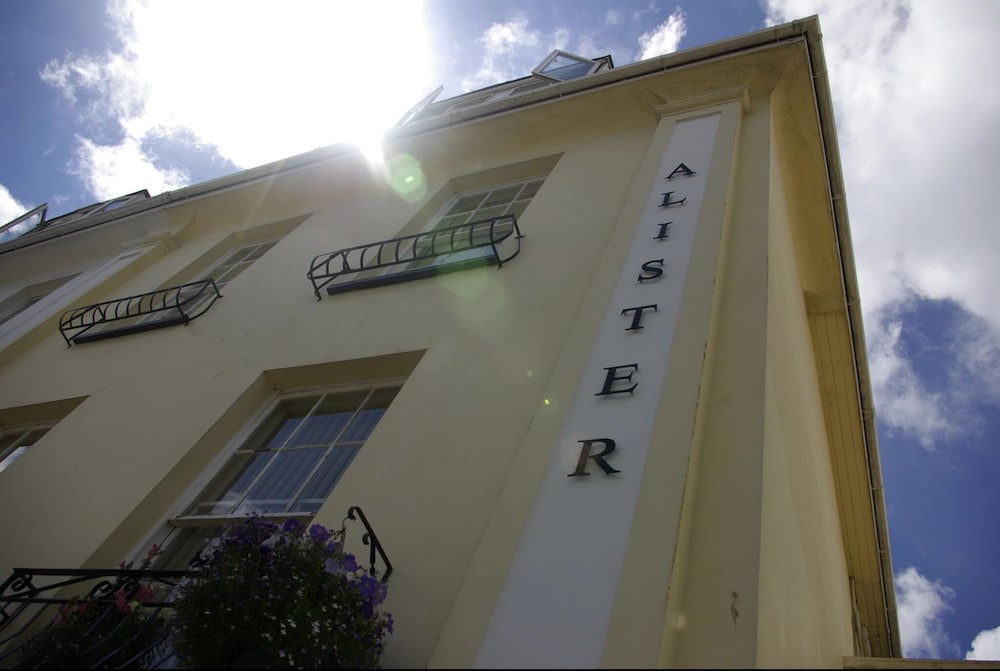 Alister Guest House