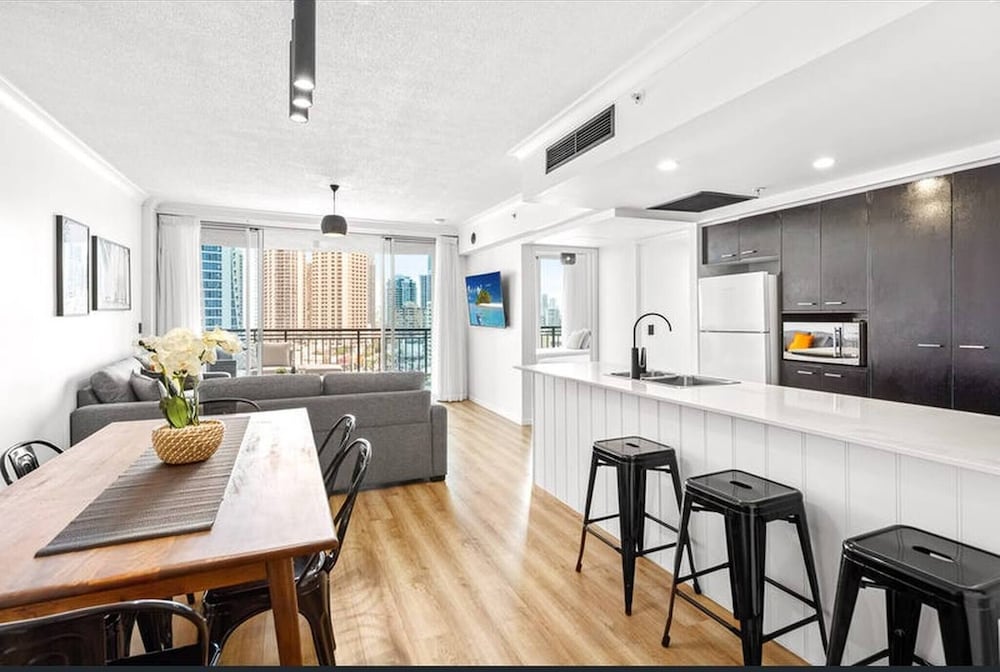 Chevron With 3beds and own Carpark Within Tower3