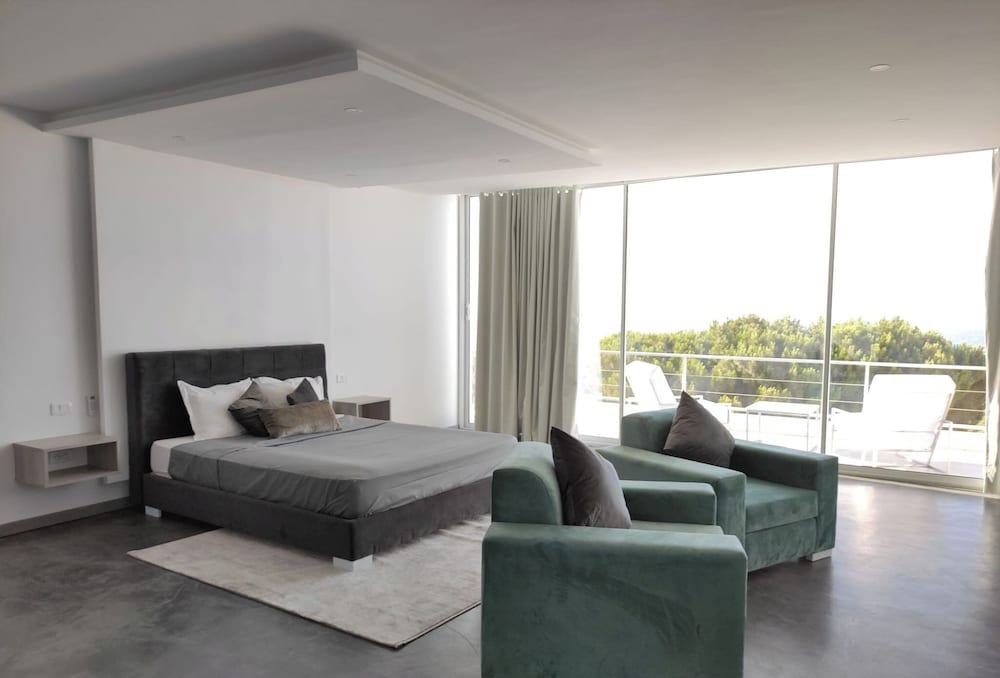 Exceptional Luxury Villa A Masterpiece of Elegance and Comfort
