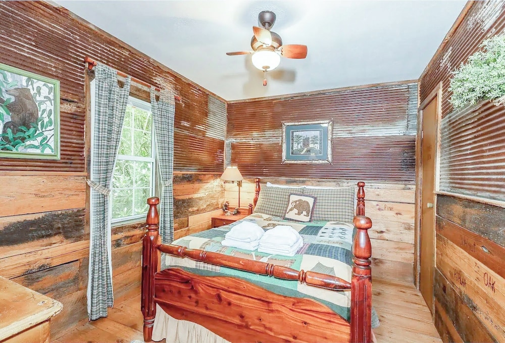 The Cabins at Seven Foxes