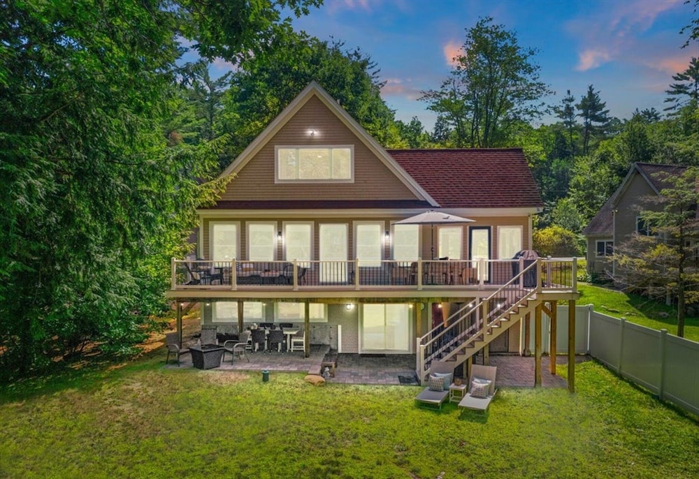 Lakeview Bliss Limit 8 3 Bedroom Villa