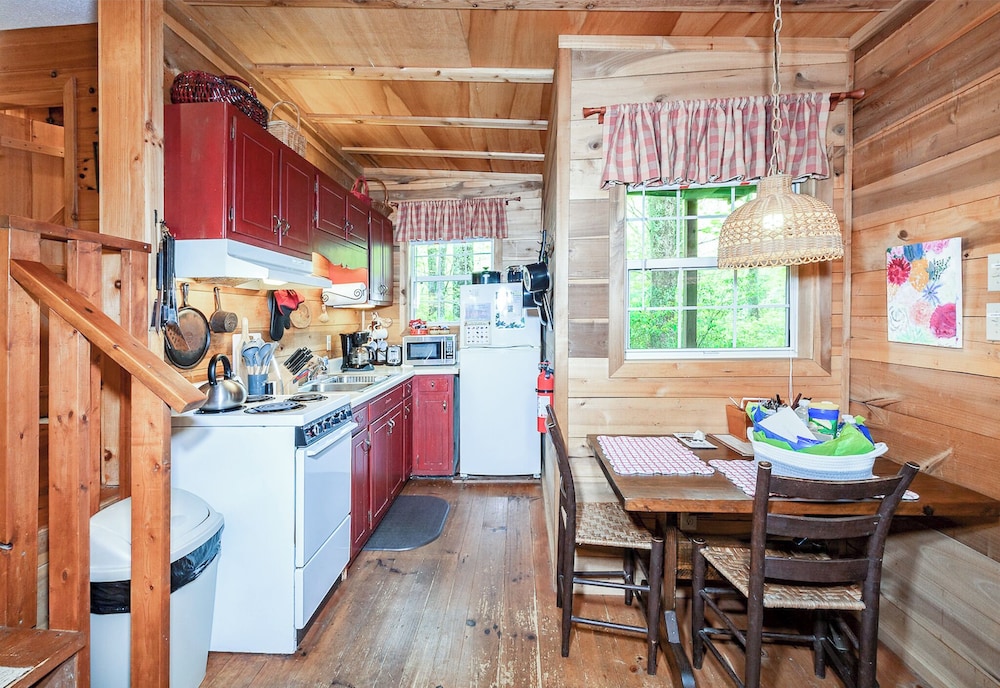 The Cabins at Seven Foxes