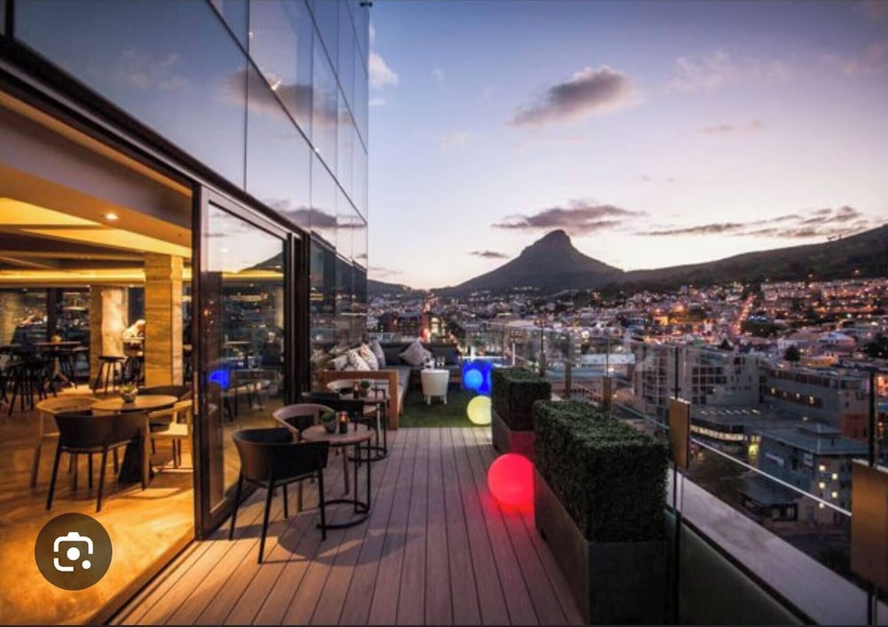 Exclusive Apt With Balcony, Stunning Views & Pool