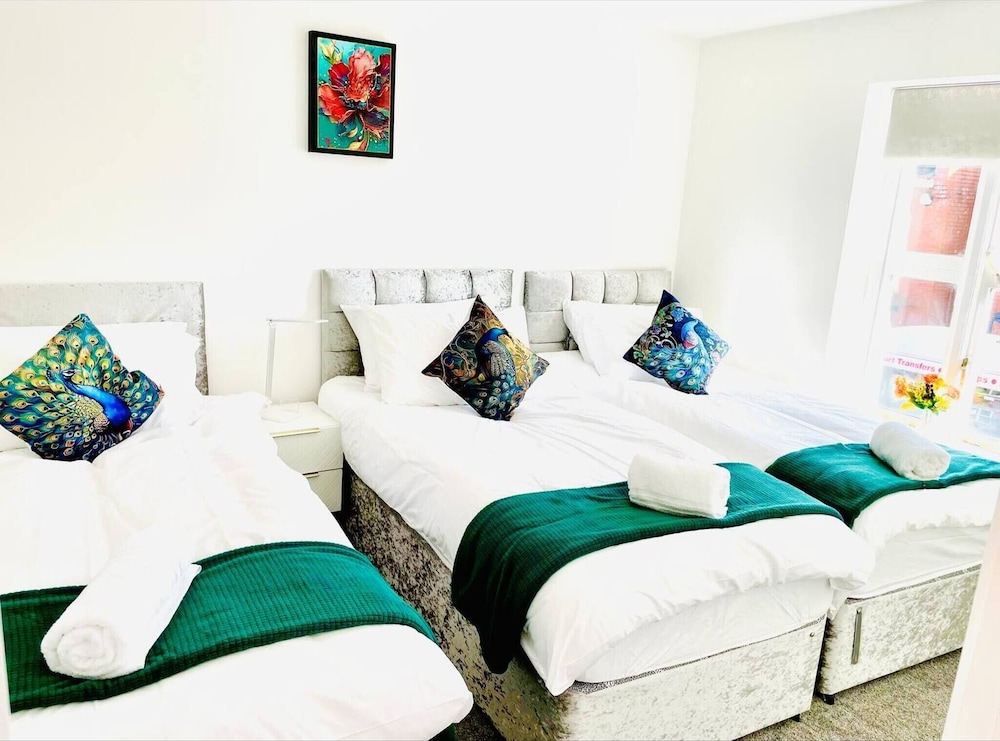 Stylish 3 BDR House With Free Parking Near Hulme