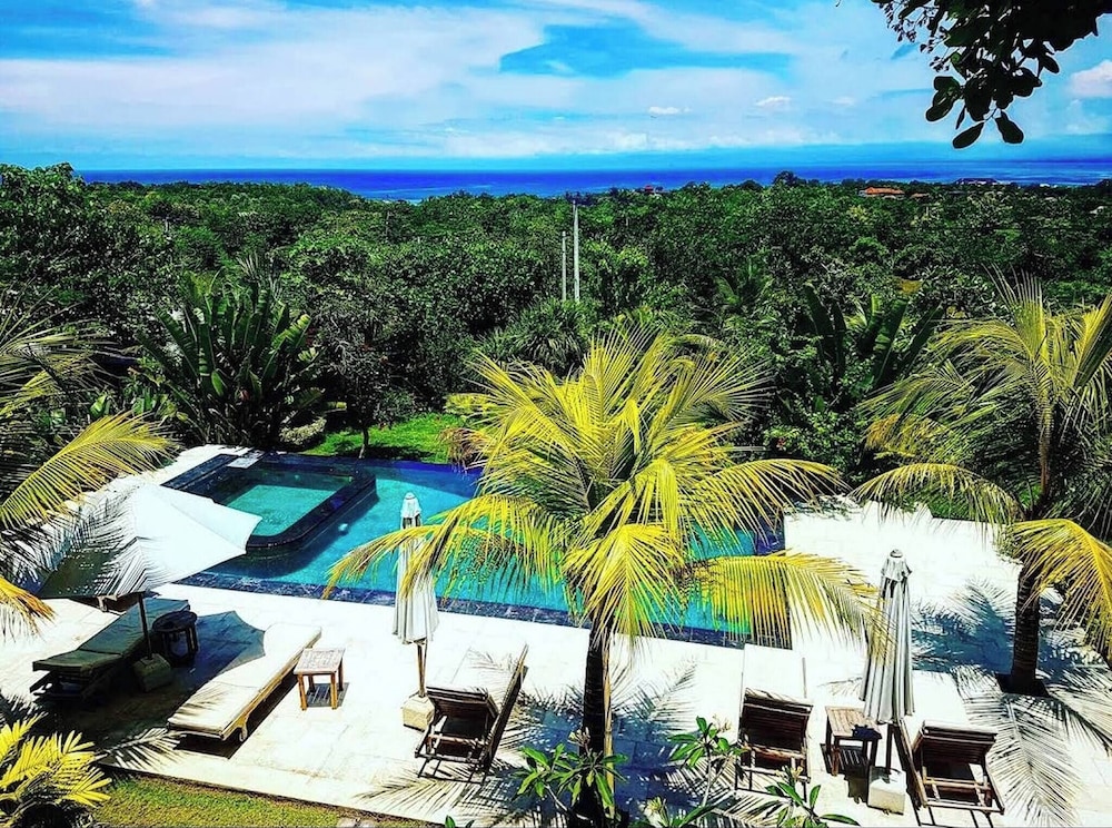Uluwatu 3 Bed Luxury Villa-pool-magic Ocean Views