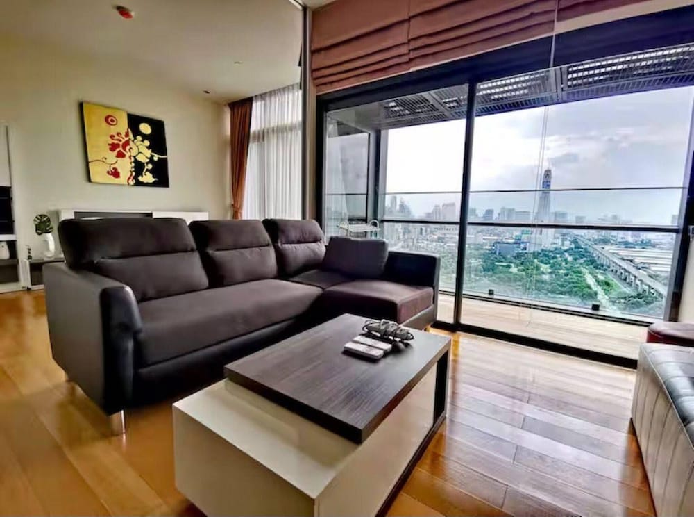 Circle Living Skyline Residence