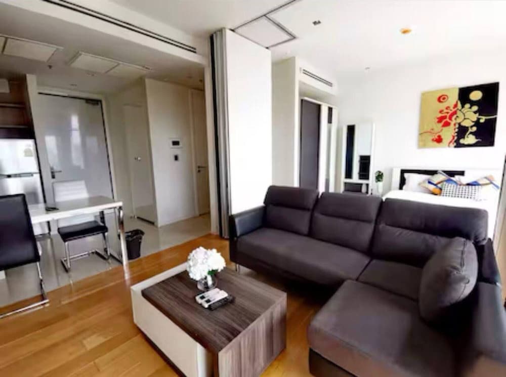 Circle Living Skyline Residence