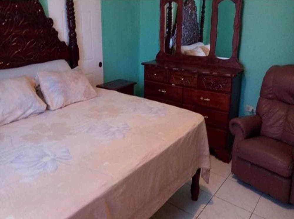 Reggae Moon Guest House