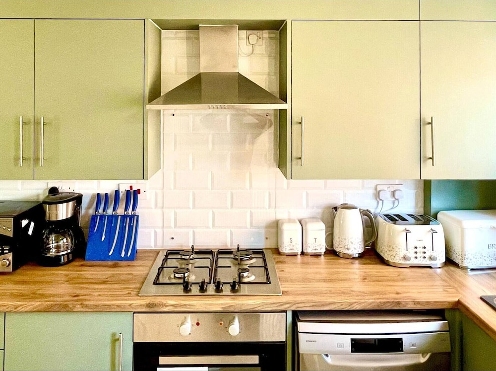Stylish 3 BDR House With Free Parking Near Hulme