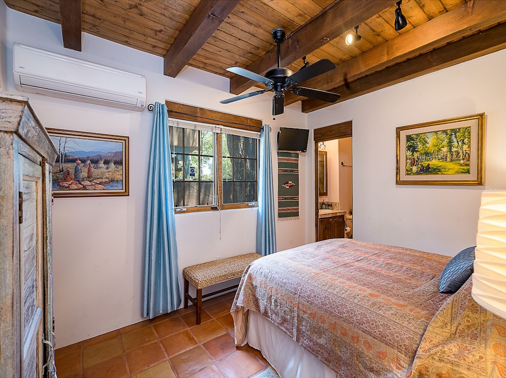Deseo de Santa Fe by Kokopelli Property Management view 5