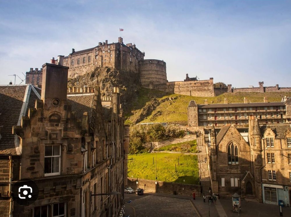 Charming Edinburgh Apartment Beside Edinburgh Castle photo 2
