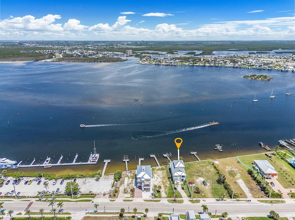 319 Bay & Beach Blessings: Pool Home W/ Water Views! 4 Bedroom Home