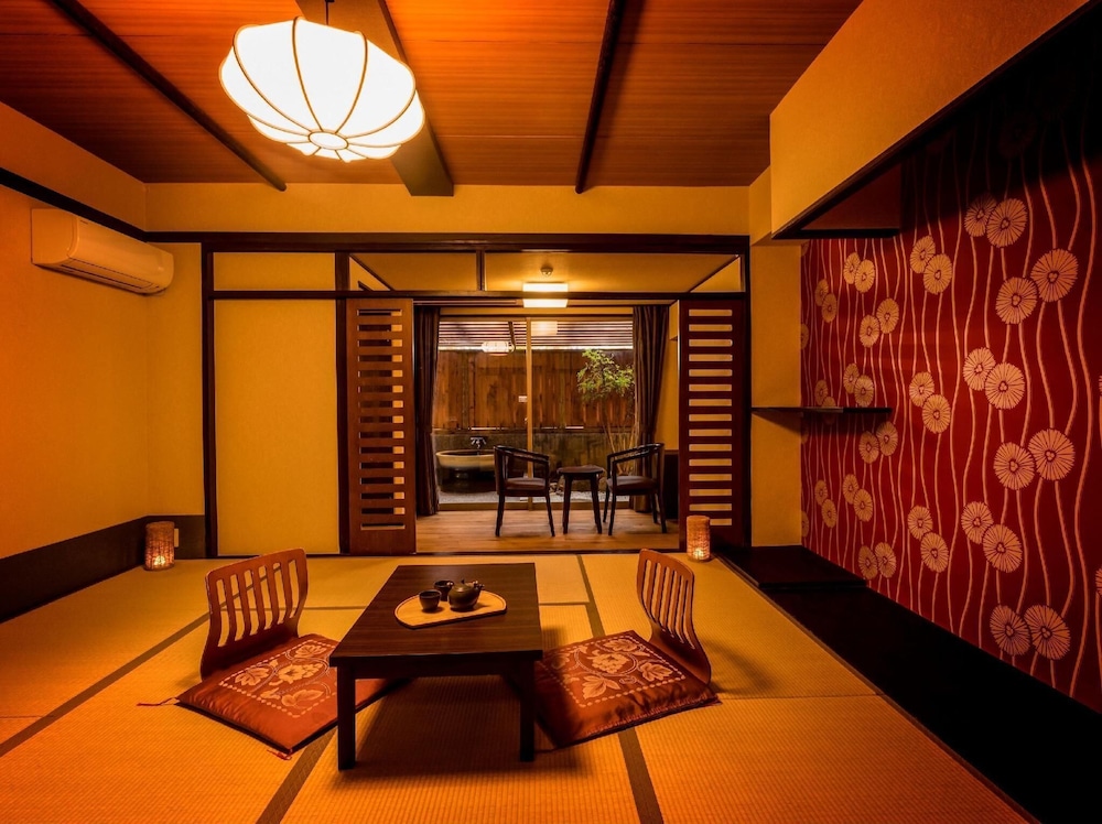 Ooedo Onsen Monogatari Premium Shirahama Saichoraku
