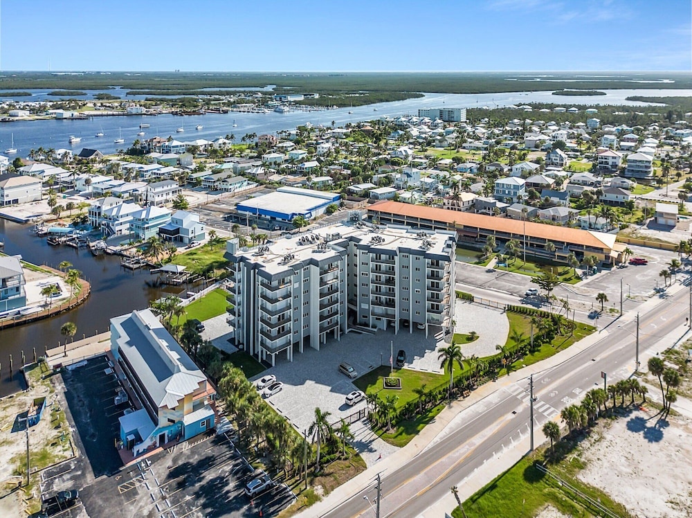 1511 Seas The Day: Batiki West Unit #504 2 Bedroom Condo