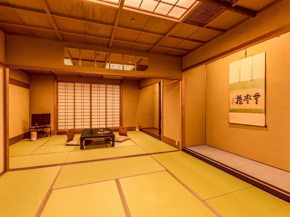 Ooedo Onsen Monogatari Premium Yoshinoya Irokuen