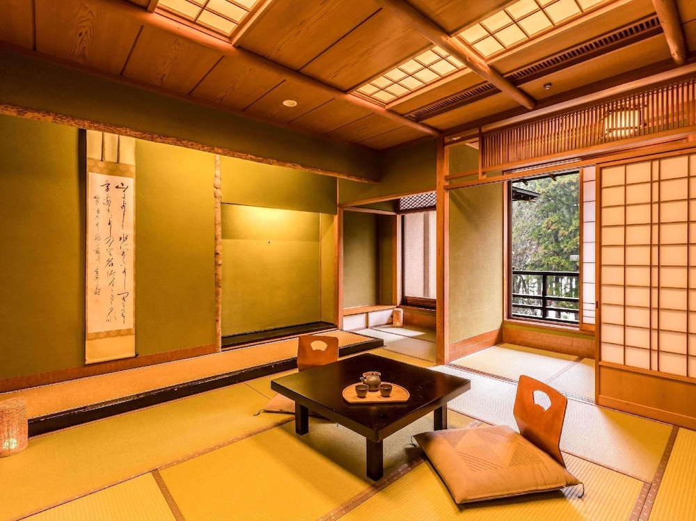 Ooedo Onsen Monogatari Premium Yoshinoya Irokuen