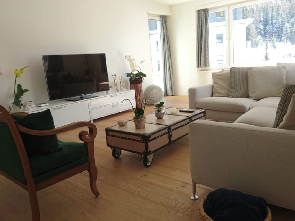 Luxurious And Beautifully Designed Apartment In Saint Moritz - Lets get Cosy view 3
