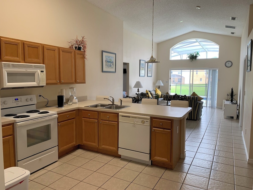 Emerald Island Retreat Near Parks