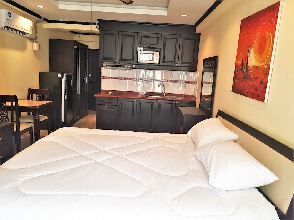 Jomtien Beach Condo sea View Studio Apartment 12th Floor view 3