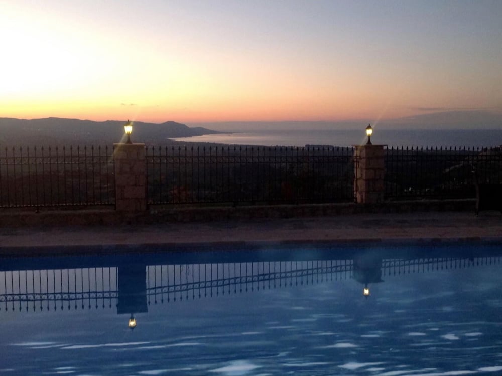 Private Villa, sea Views, Outdoor Bar, Heated Pool