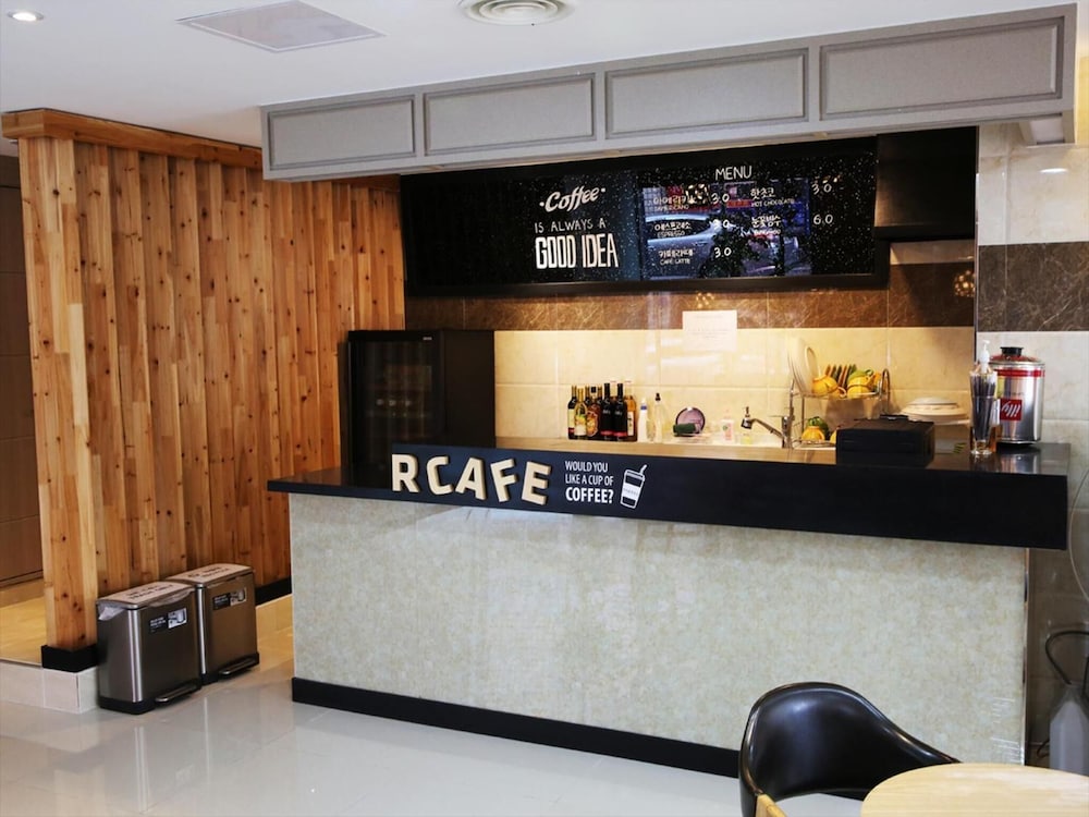 Jeju R Hotel & Guest House - Hostel