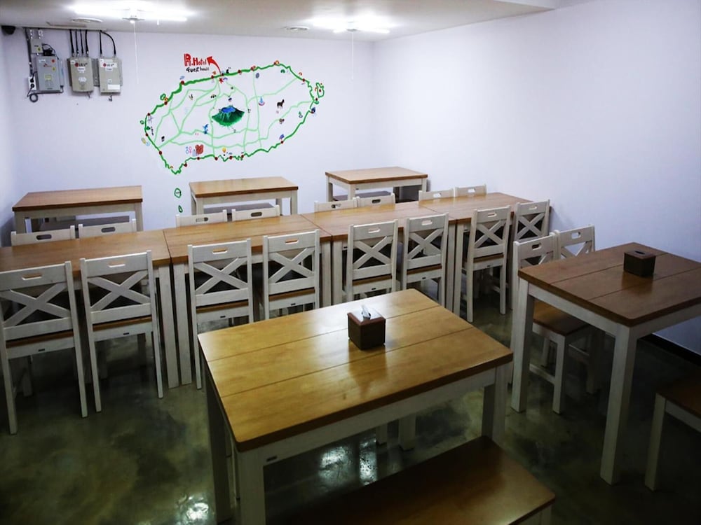 Jeju R Hotel & Guest House - Hostel
