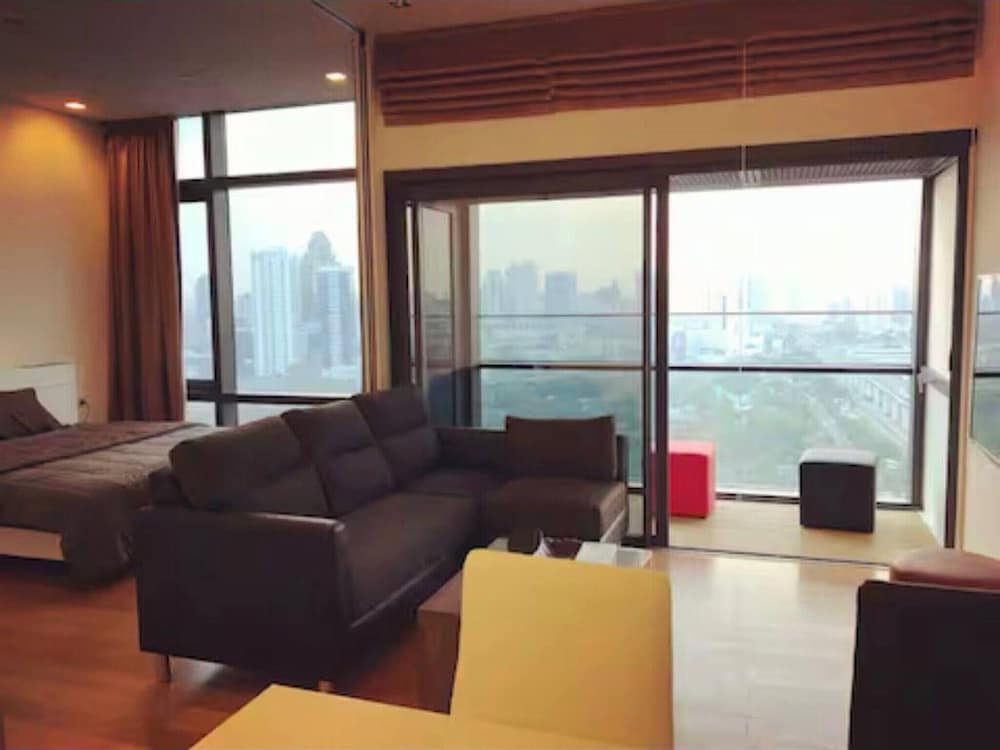 Circle Living Skyline Residence