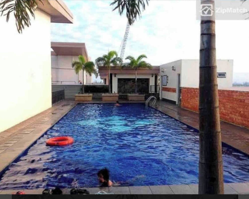 Luxurious Studio in Mckinley Hill With City View