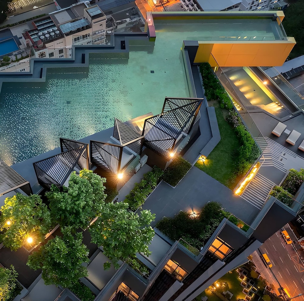 Elegant Room With Roof Top Pool - Best In Pattaya