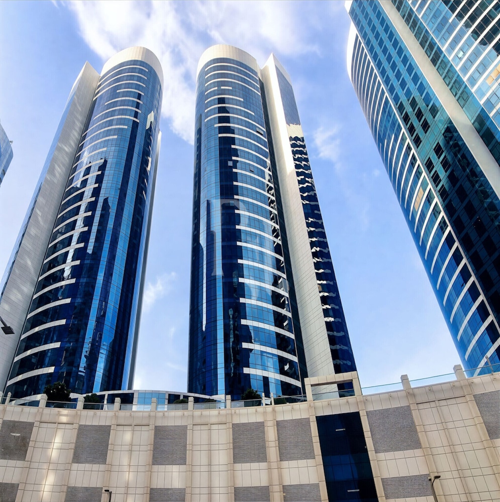 Silk Valley - Waterfront ST-free parking