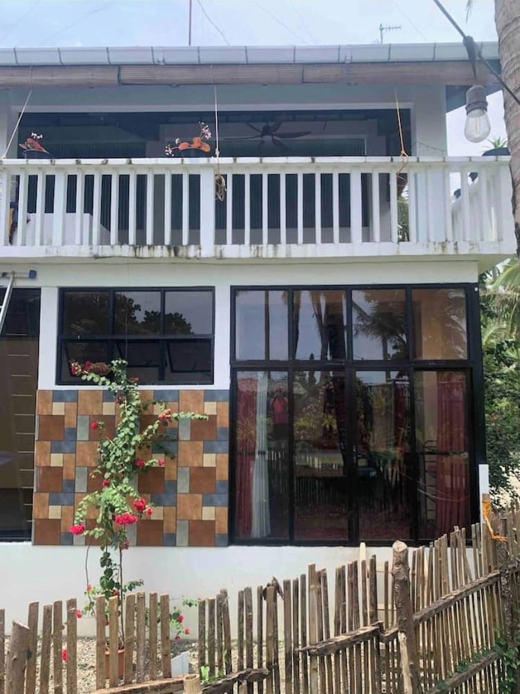 Spacious Beachfront House With Rooftop Deck in Macrohon, Philippines