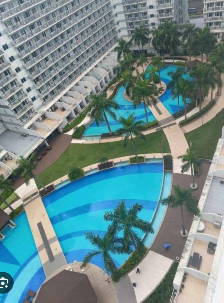Peaceful Pasay Oasis - Entire Apartment for Rent