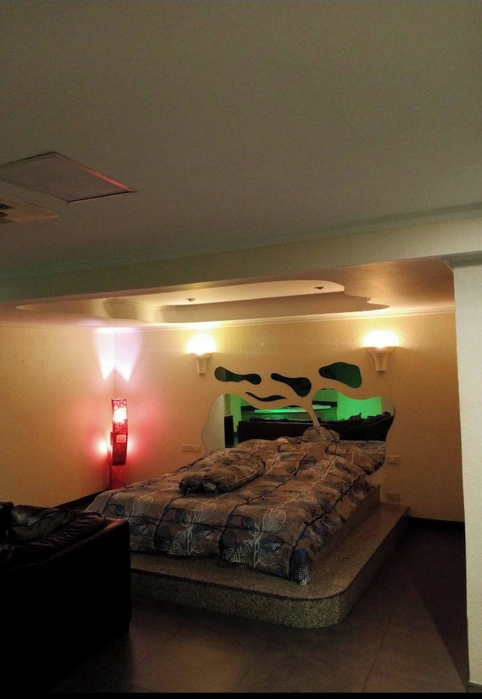 75 sqm Studio Type Jacuzzi Apartment 101a