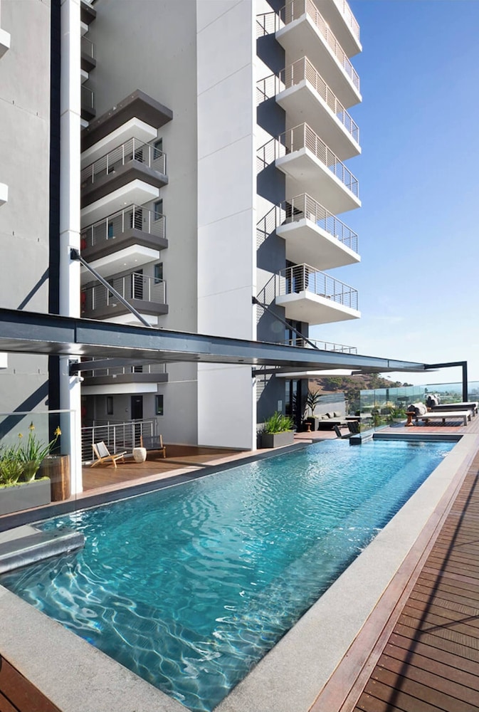 Exclusive Apt With Balcony, Stunning Views & Pool