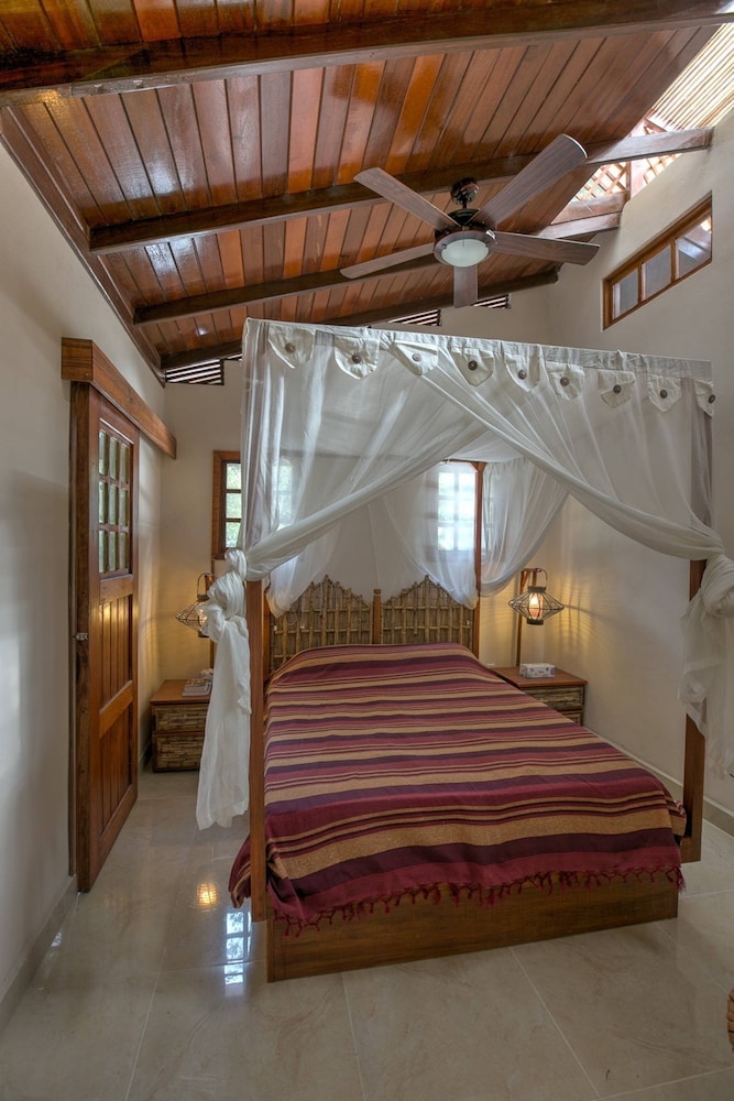 Zen Villa # 1 - Three Bedroom Luxury Villa With Private Garden -playa Chiquita view 2