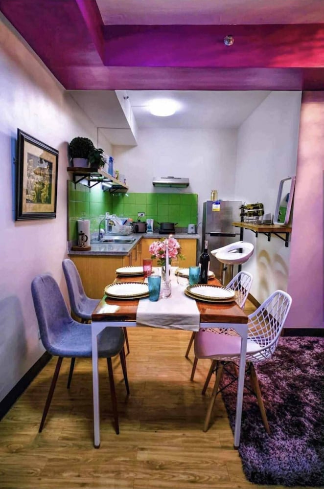 Romantic Purple 1-bedroom 5-8 pax in CDO