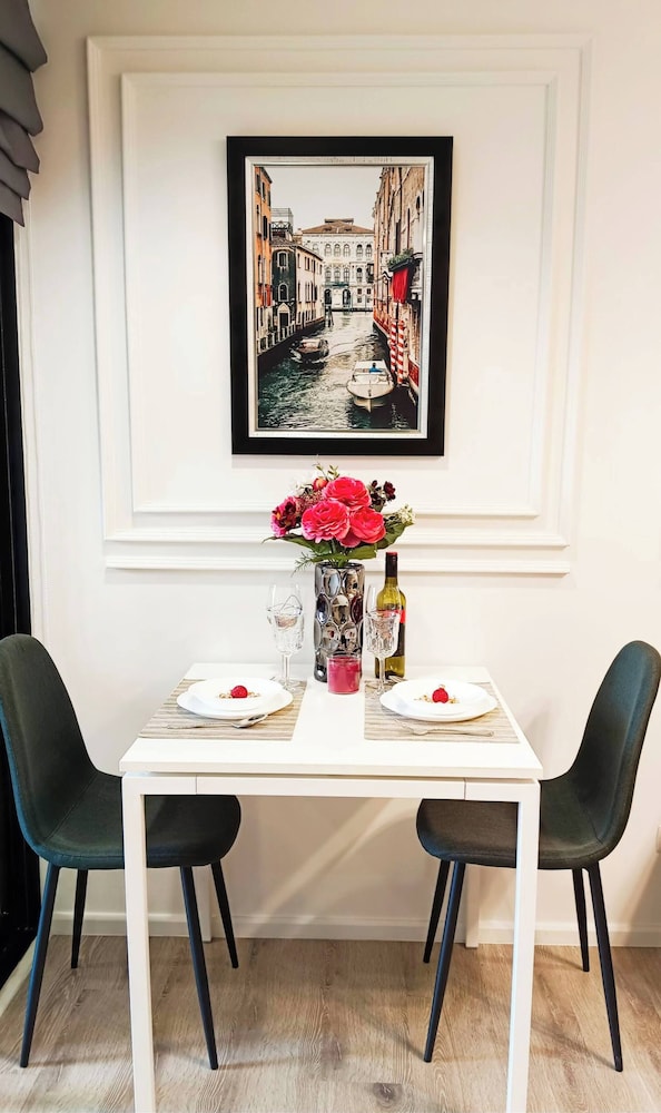 Urban Elegance Knightsbridge BTS Bearing