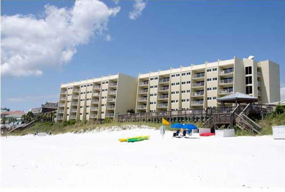Beach House 104b 1 Bedroom Condo
