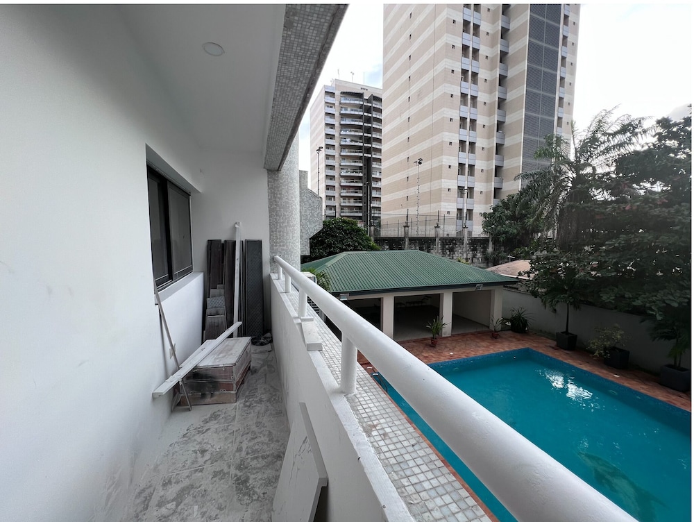 Luxury, Contemporary 4-bed Apartment in Ikoyi view 3