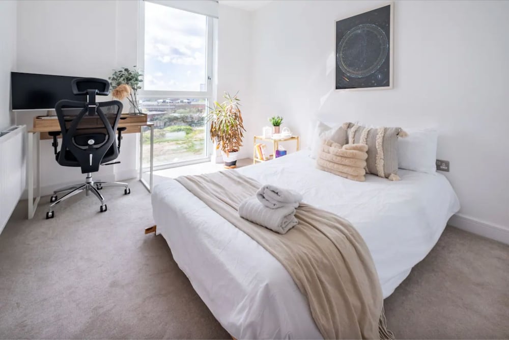 Stylish London Flat - Private Terrace - City View