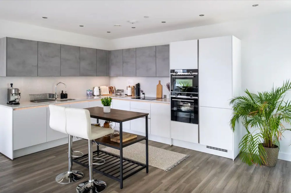 Stylish London Flat - Private Terrace - City View