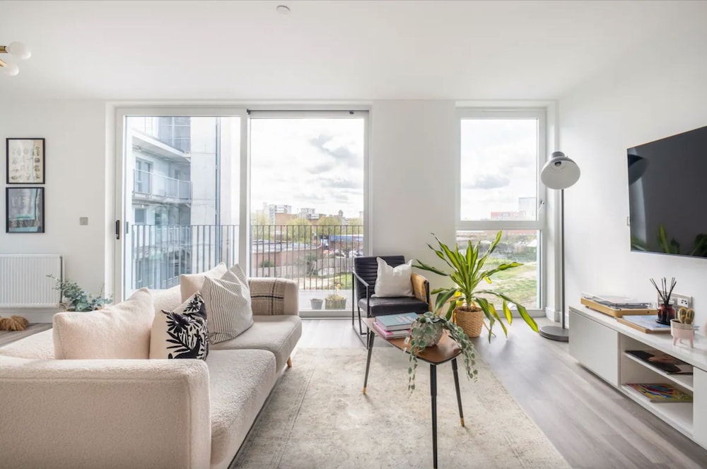 Stylish London Flat - Private Terrace - City View