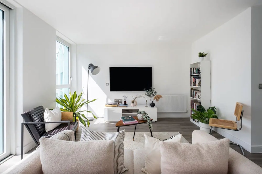 Stylish London Flat - Private Terrace - City View