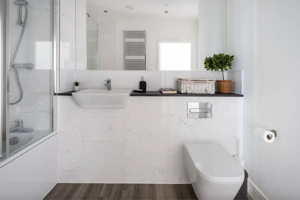 Stylish London Flat - Private Terrace - City View
